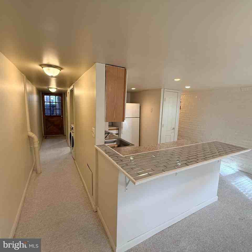 33 Randolph Place Northwest #B - Photo 6 of 23