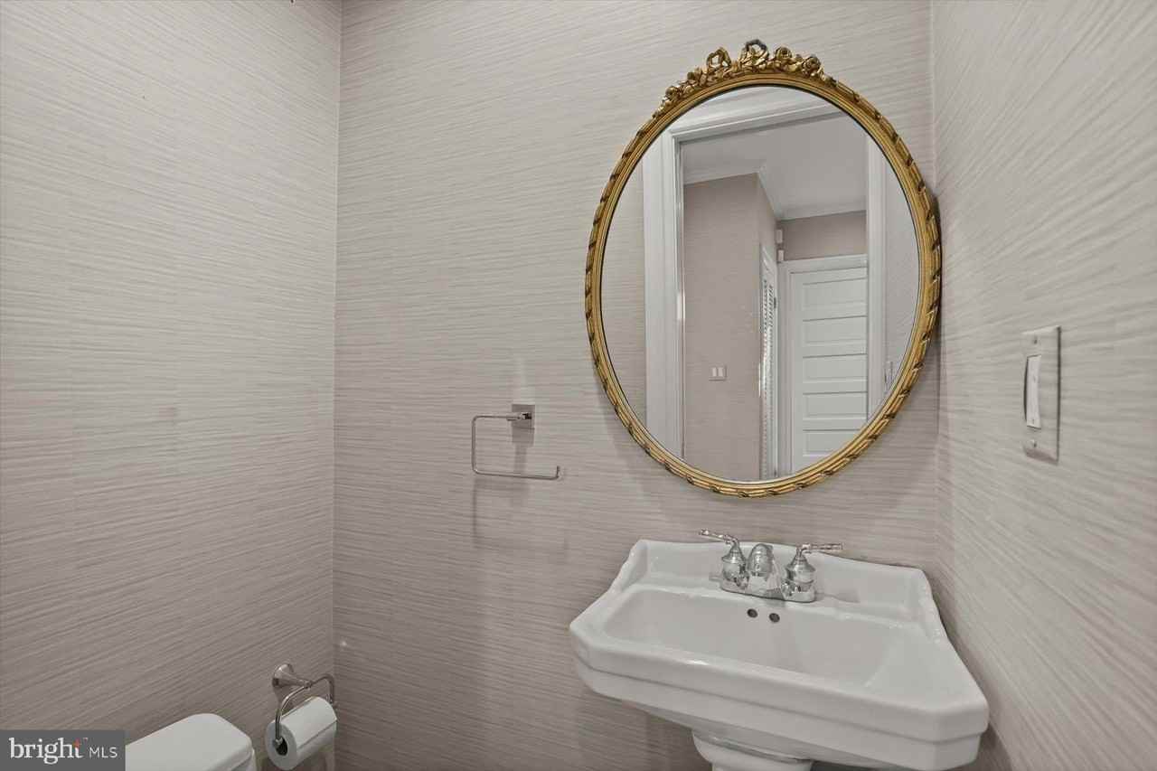 3029 Dent Place Northwest - Photo 7 of 25