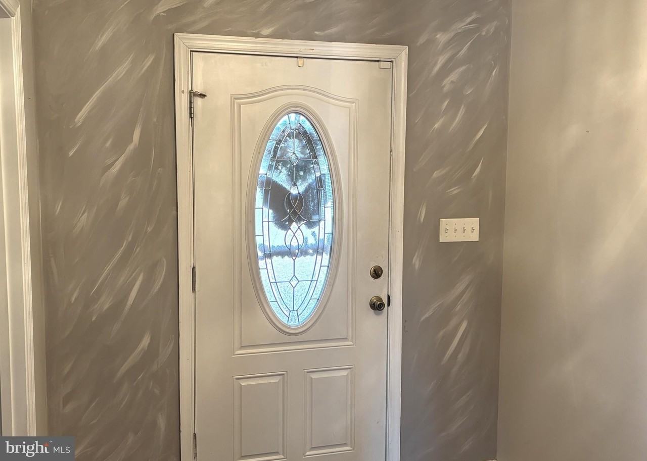 25450 Honeysuckle Dr - Photo 3 of 21