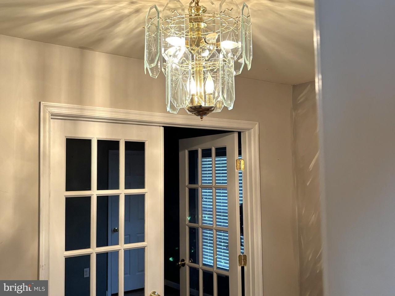 25450 Honeysuckle Dr - Photo 4 of 21