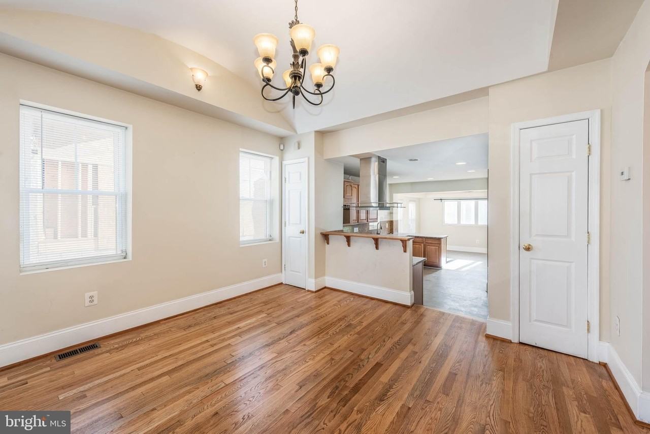 2227 Bank Street - Photo 6 of 39