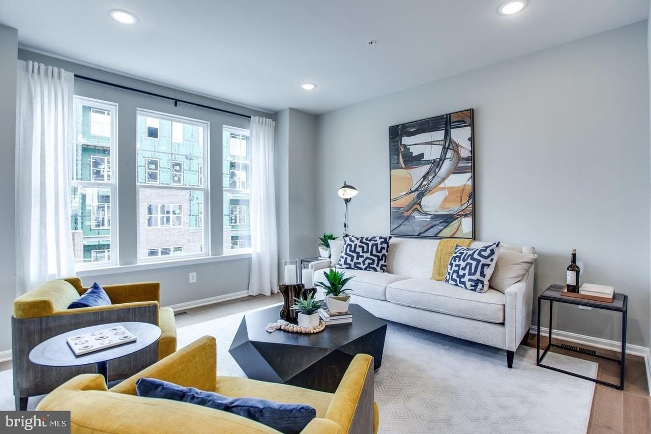 2571 Hopton Ln - Photo 3 of 41