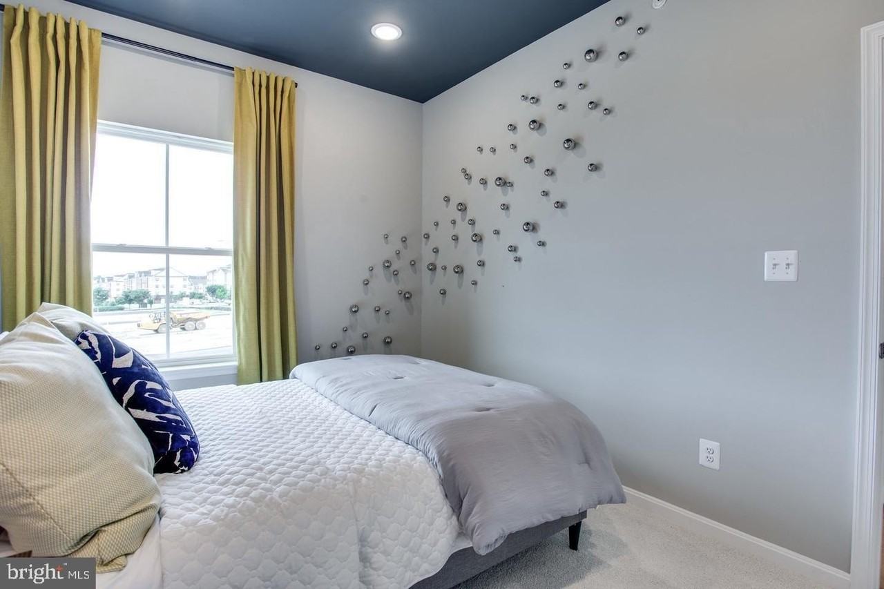 2571 Hopton Ln - Photo 5 of 41