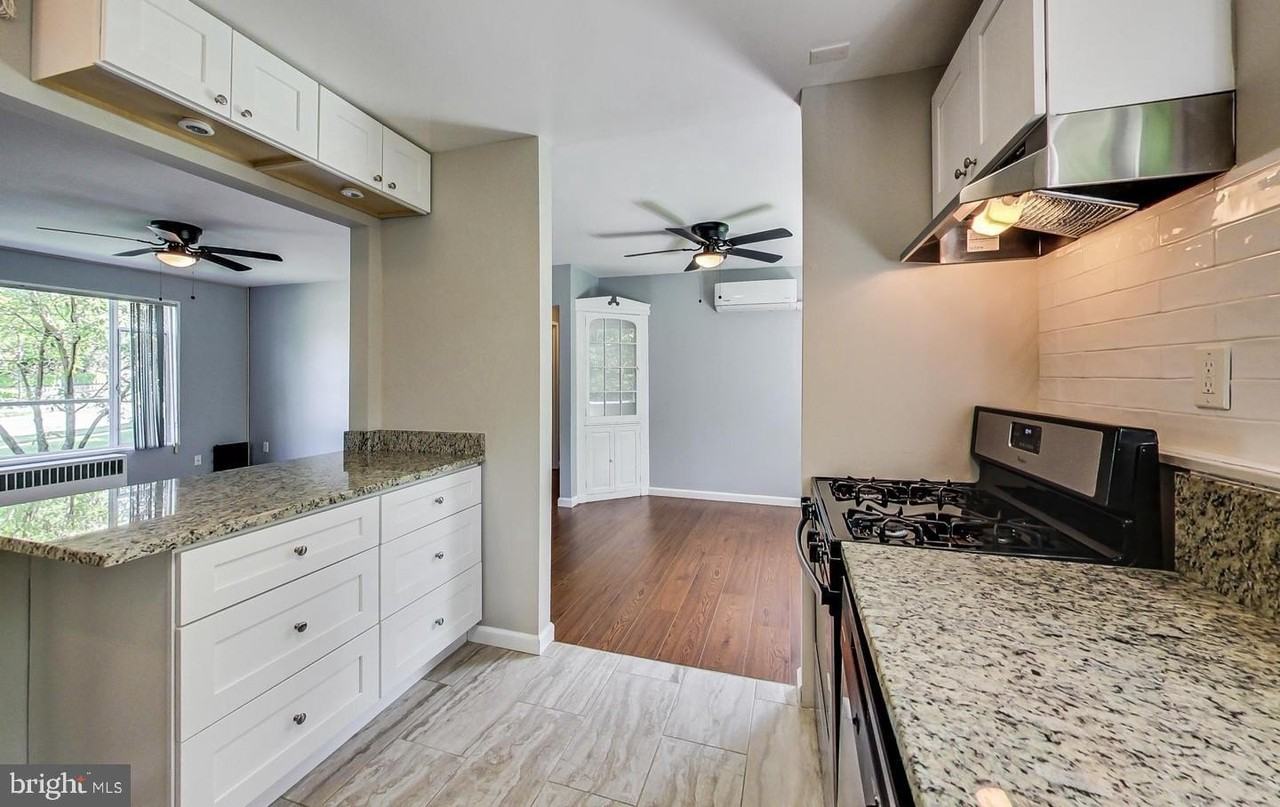 10301 Montrose Ave Apt 101 #101 - Photo 4 of 27