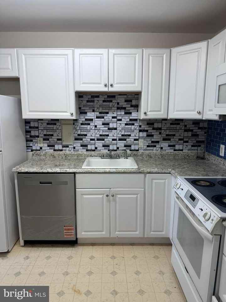 1111 W UNIVERSITY Boulevard W unit: 1406-A #1406A - Photo 2 of 14