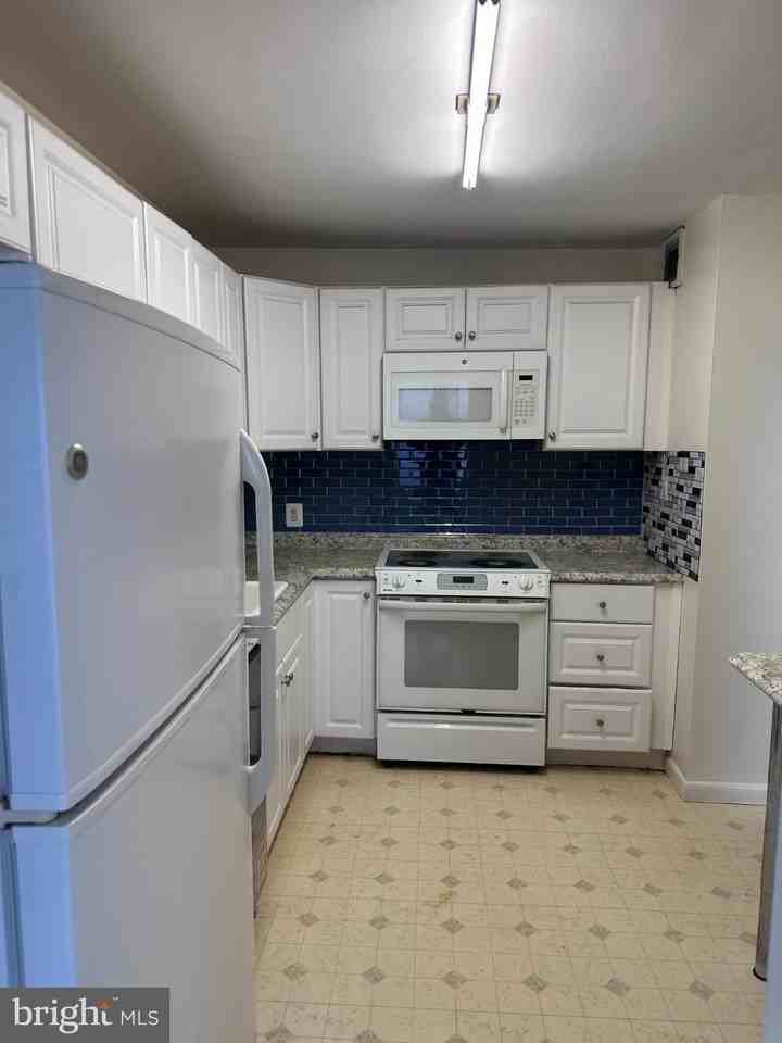 1111 W UNIVERSITY Boulevard W unit: 1406-A #1406A - Photo 3 of 14