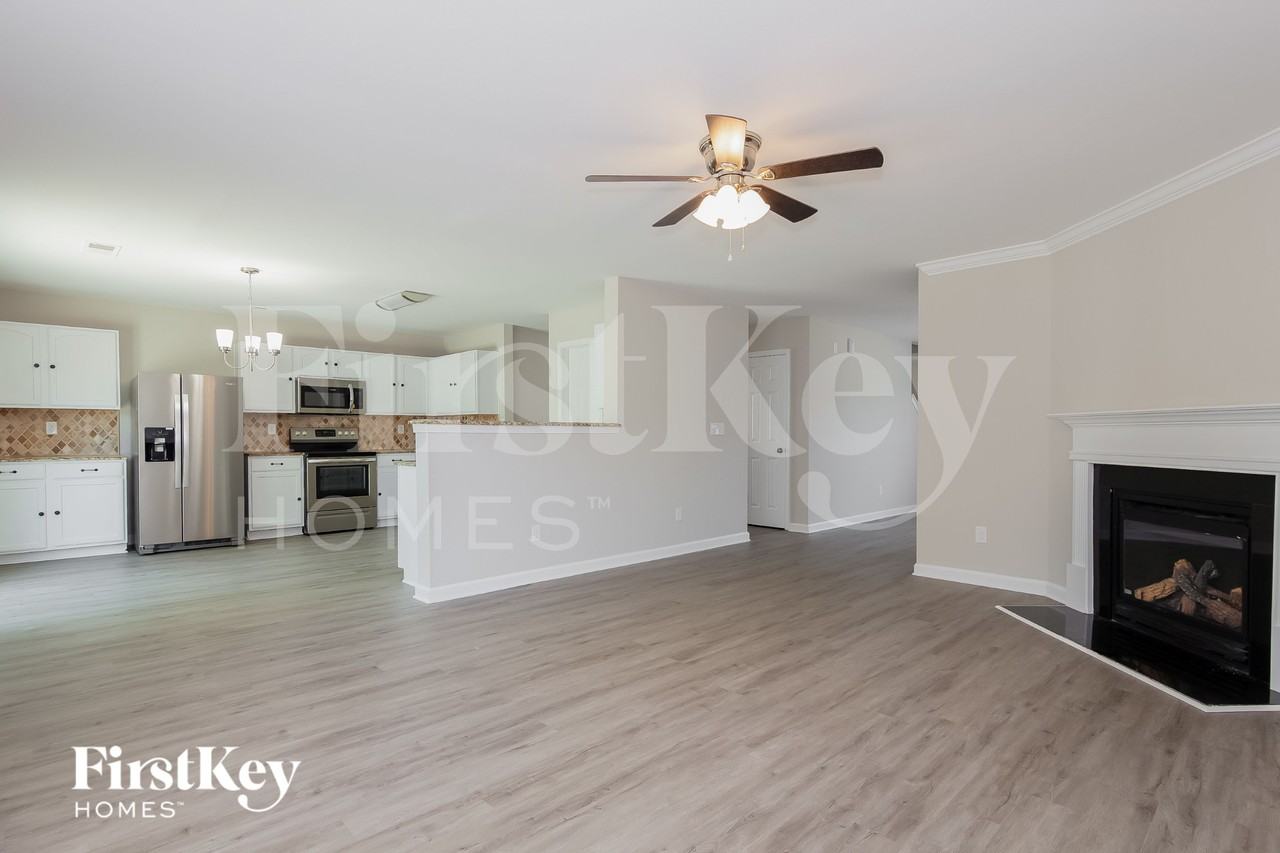 9838 Bayview Pkwy - Photo 4 of 15