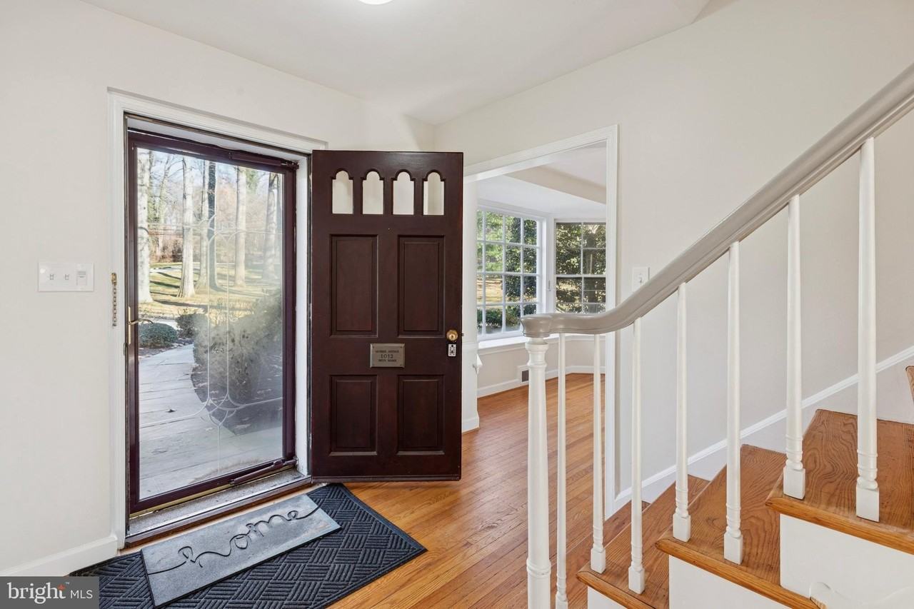 1012 Morris Ave - Photo 5 of 26