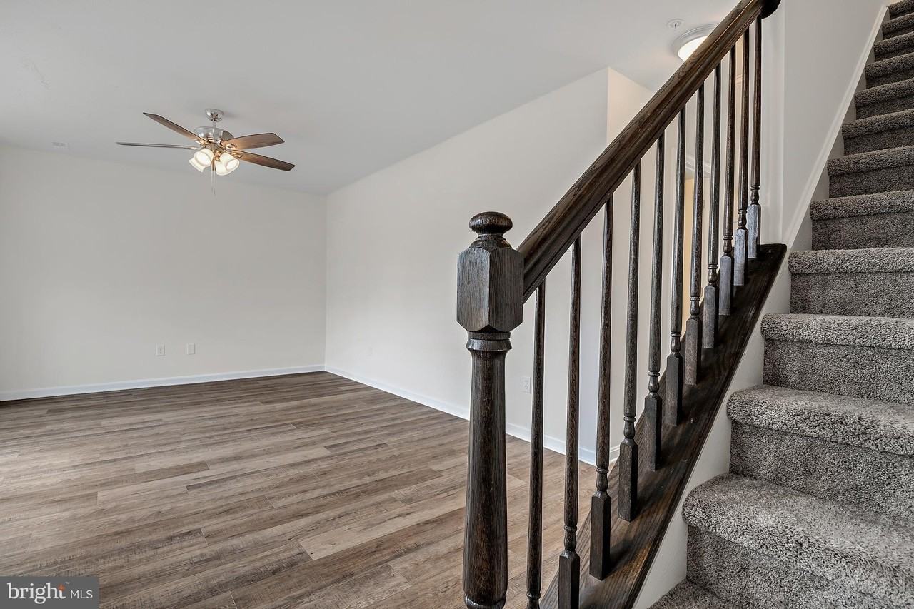 407 Valor Way - Photo 2 of 22