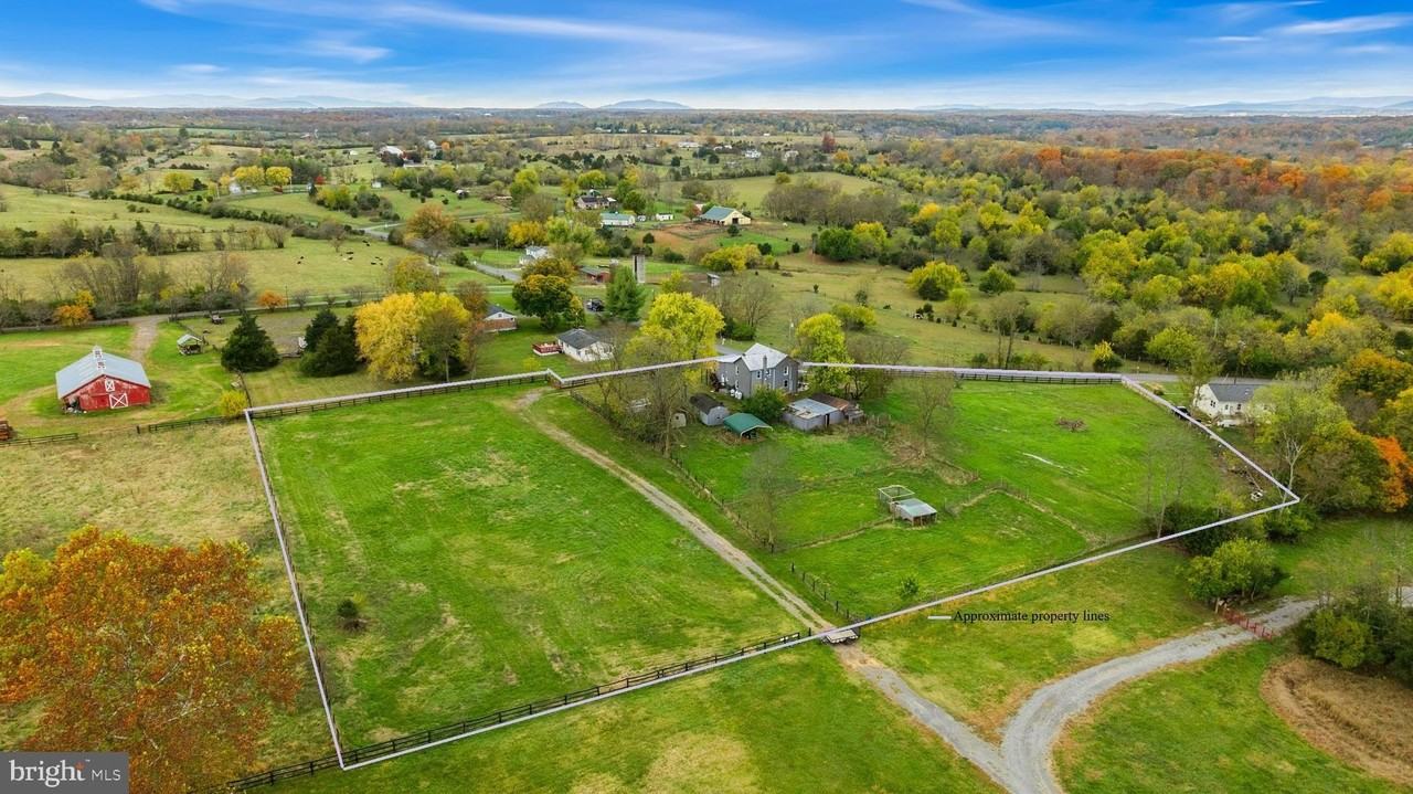 962 Wadesville Road - Photo 4 of 50