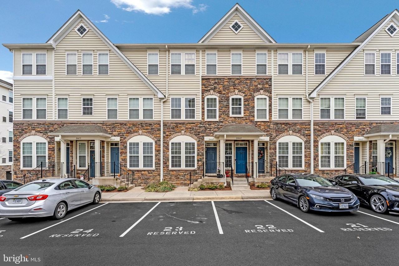 24667 Byrne Meadow Square - Photo 2 of 25