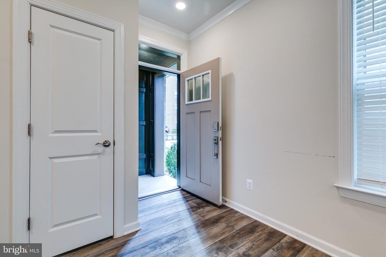 20687 Heron Landing Dr - Photo 5 of 39