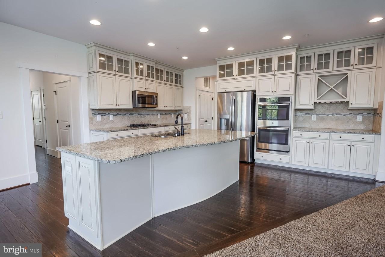 17052 Silver Arrow Drive - Photo 7 of 50