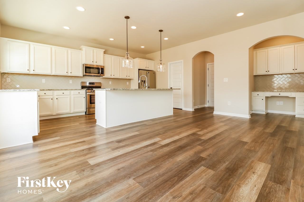 225 Villa Grande Drive - Photo 4 of 15