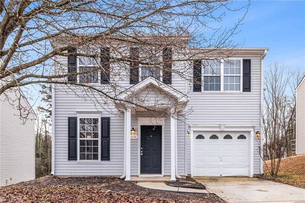 1434 Waverly St - Photo 2 of 32