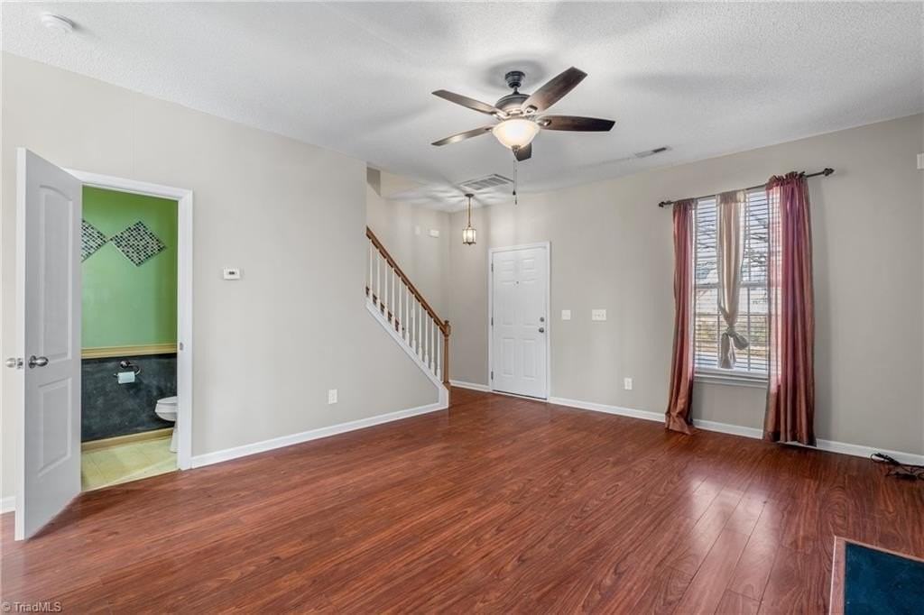 1434 Waverly St - Photo 6 of 32