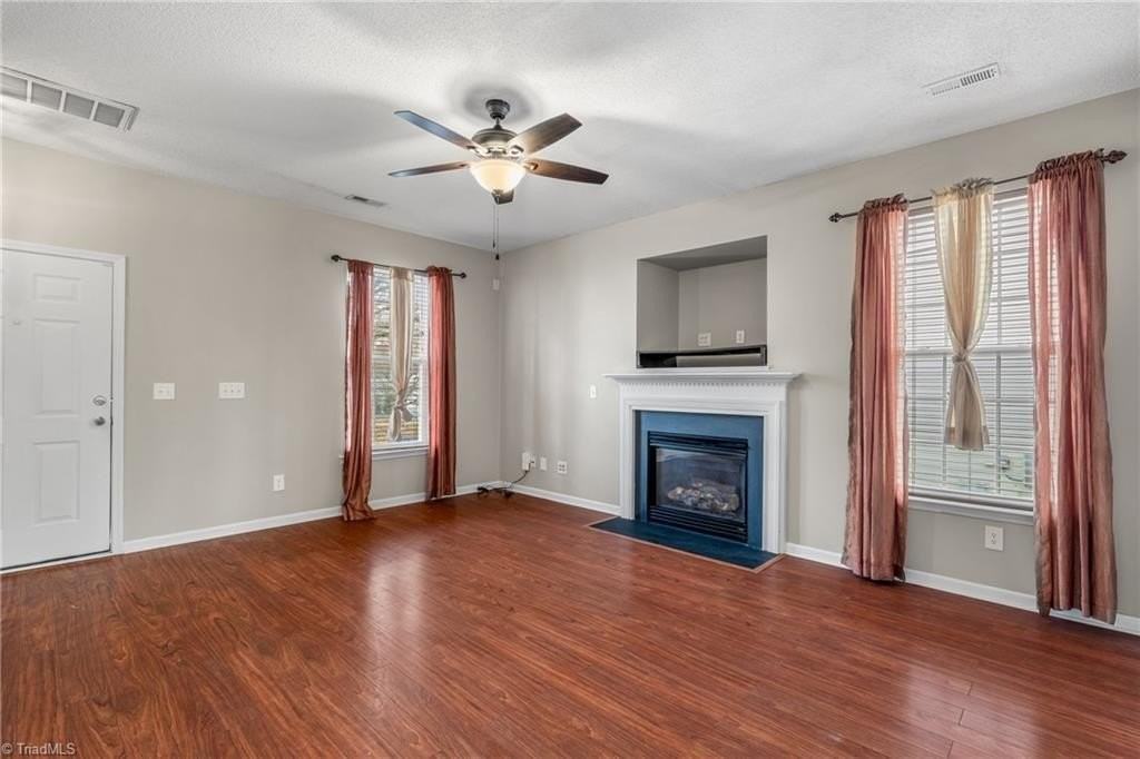 1434 Waverly St - Photo 7 of 32