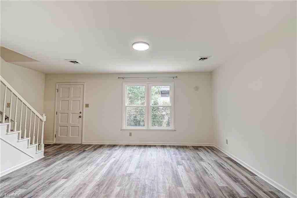 115 S Mendenhall St #C - Photo 3 of 22