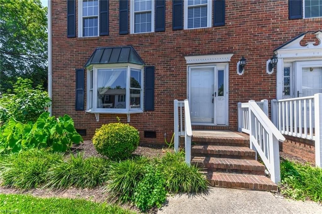 307 College Rd - Photo 2 of 12