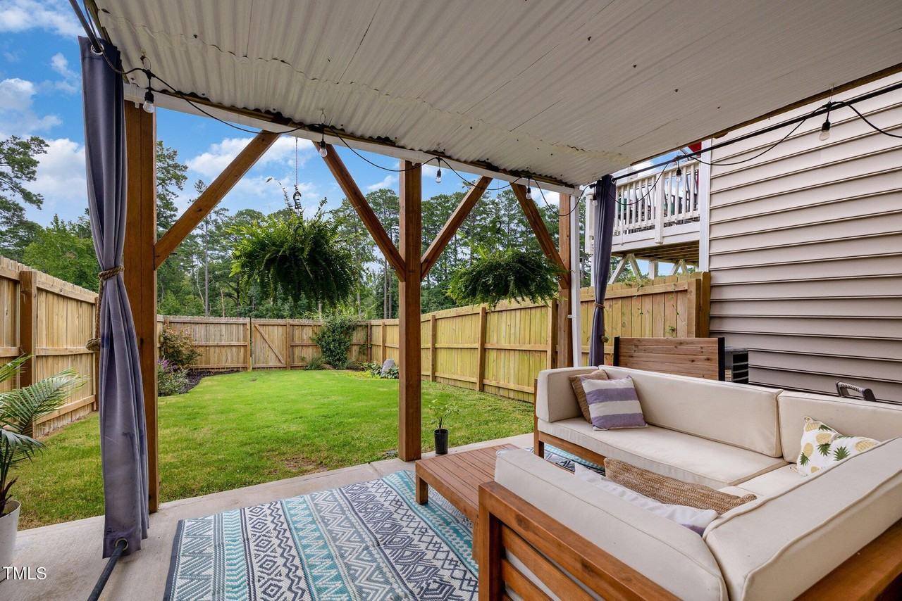 342 Amber Acorn Avenue - Photo 2 of 34