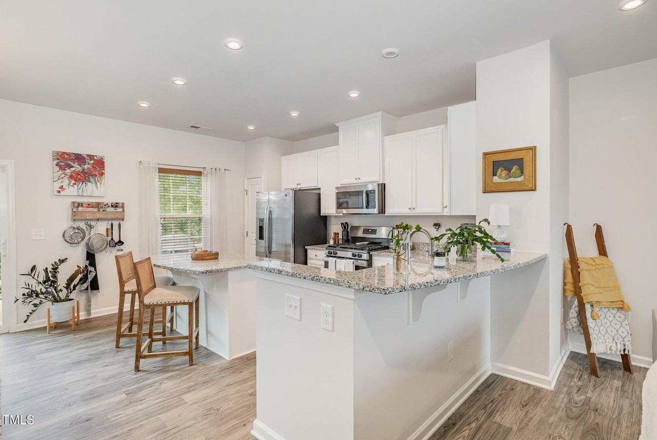 342 Amber Acorn Avenue - Photo 6 of 34