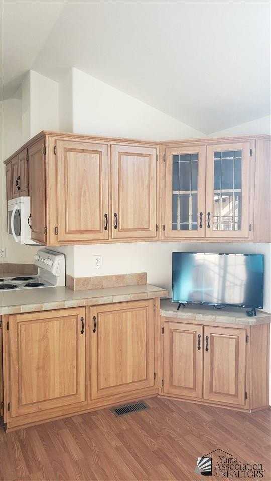 13698 E 51st St #B - Photo 5 of 15