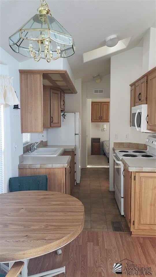 13698 E 51st St #B - Photo 7 of 15