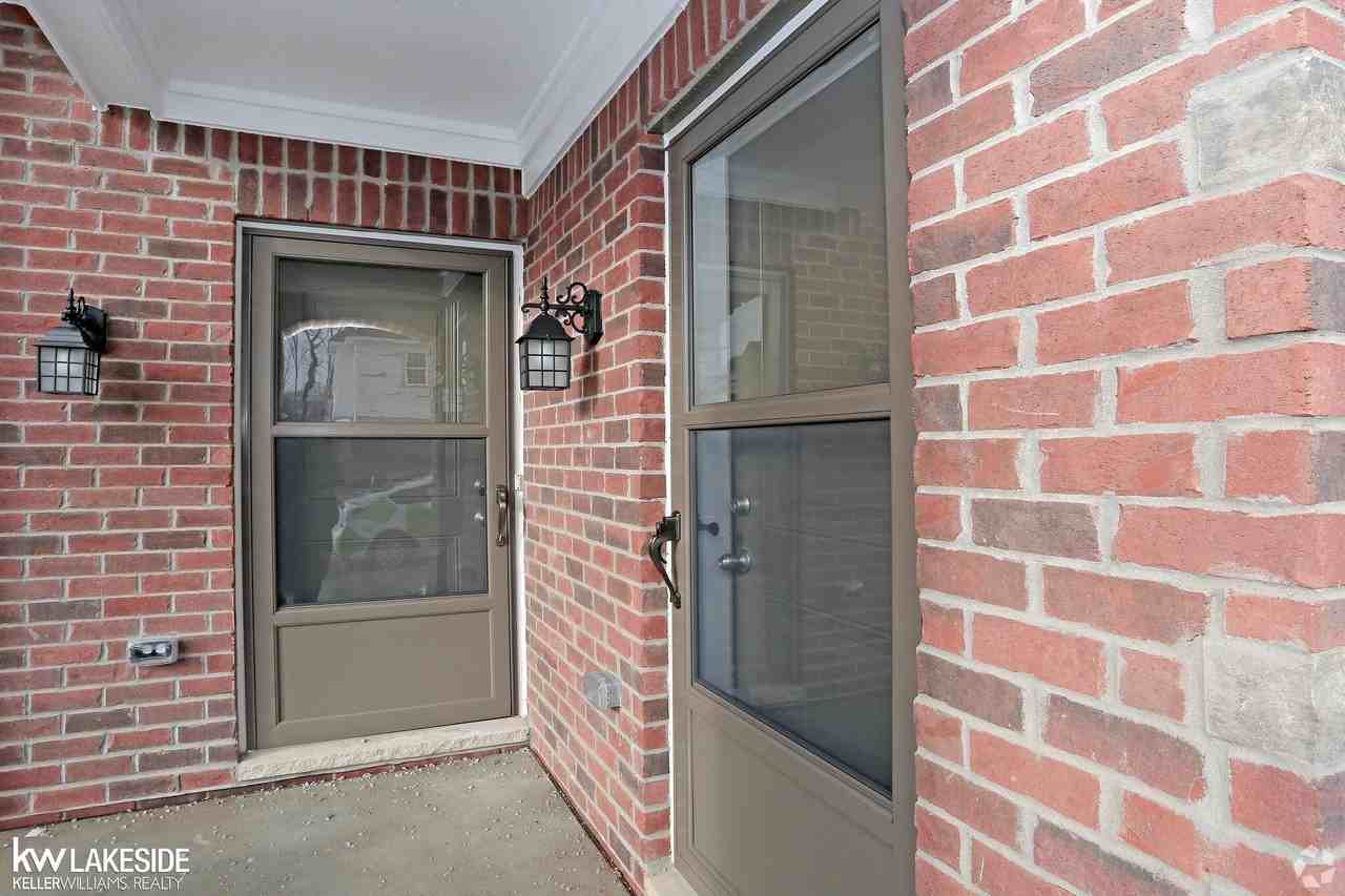 54201 Bay Point Drive - Photo 3 of 12