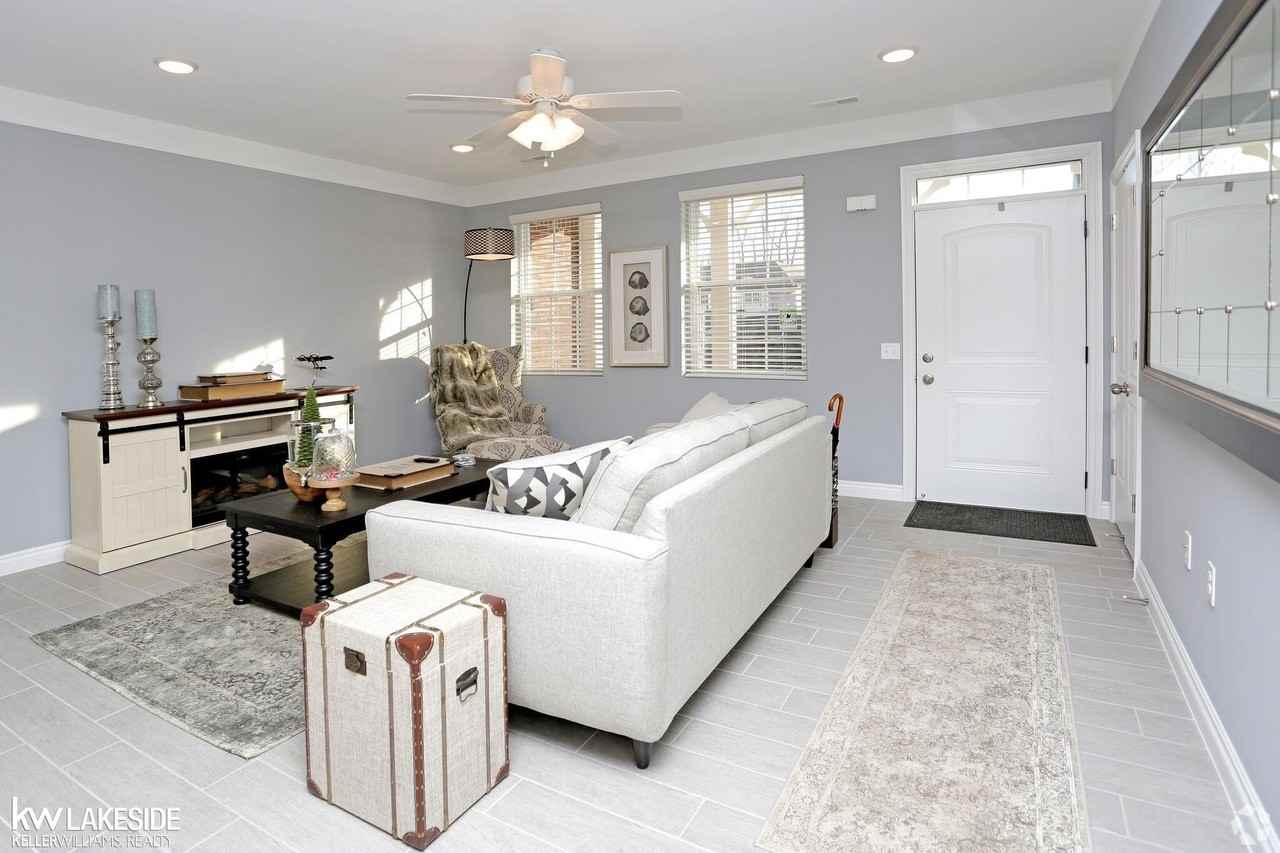 54201 Bay Point Drive - Photo 5 of 12