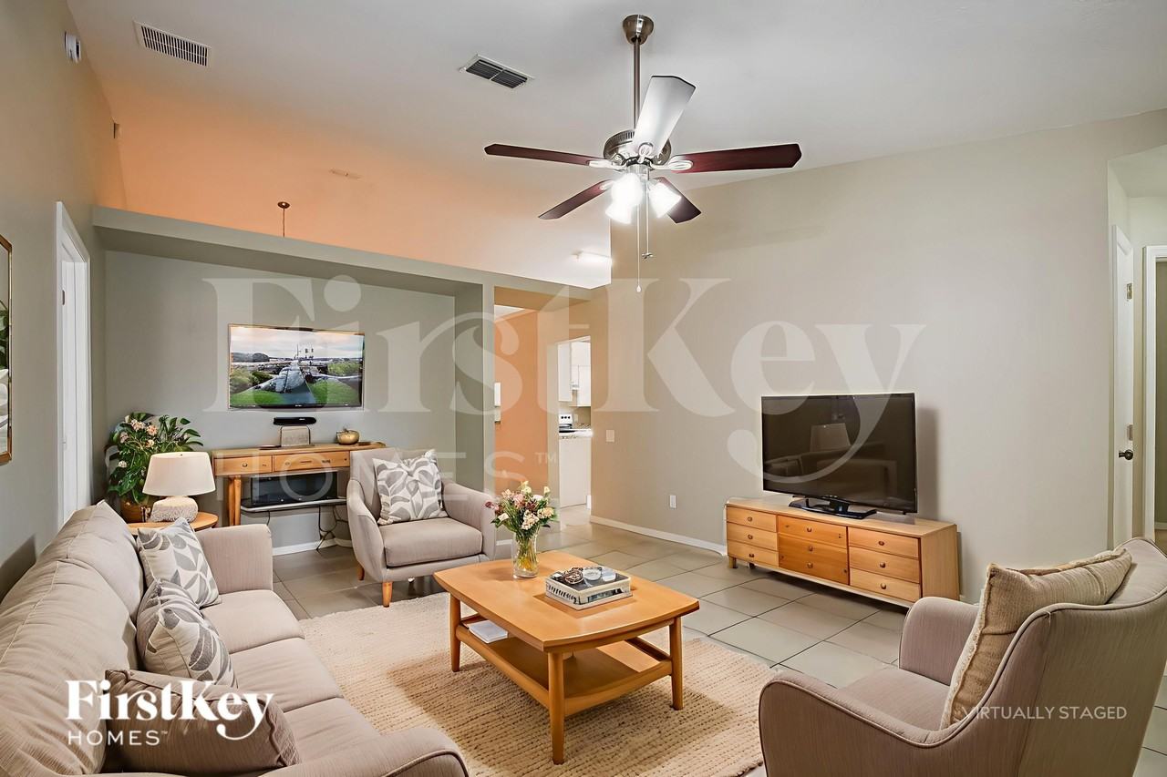 10524 Cherry Oak Cir - Photo 4 of 18