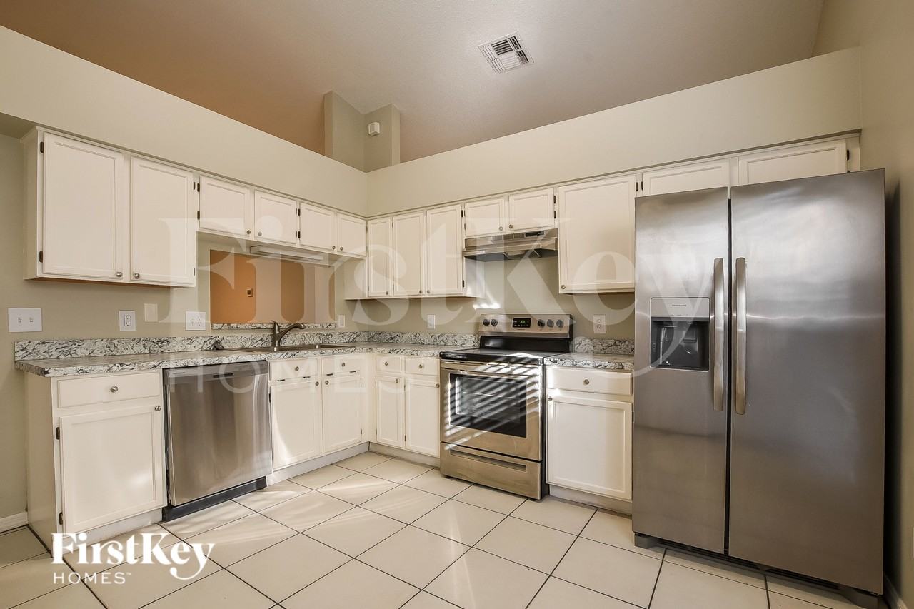 10524 Cherry Oak Cir - Photo 7 of 18