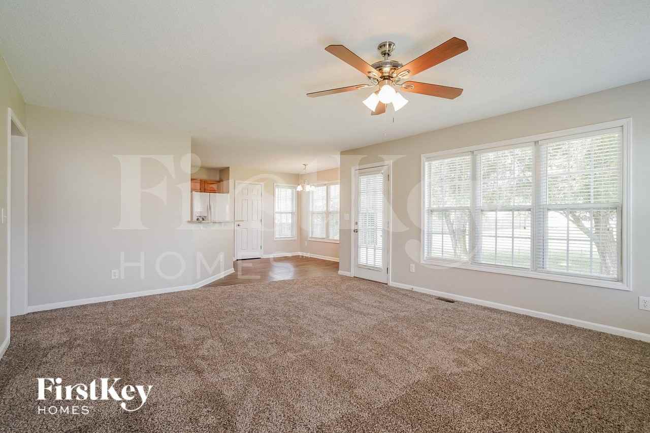 94 Tylerstone Dr - Photo 4 of 15