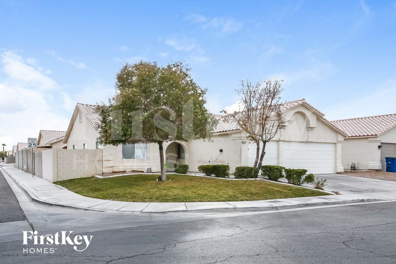 3717 Gramercy Avenue - Photo 2 of 15