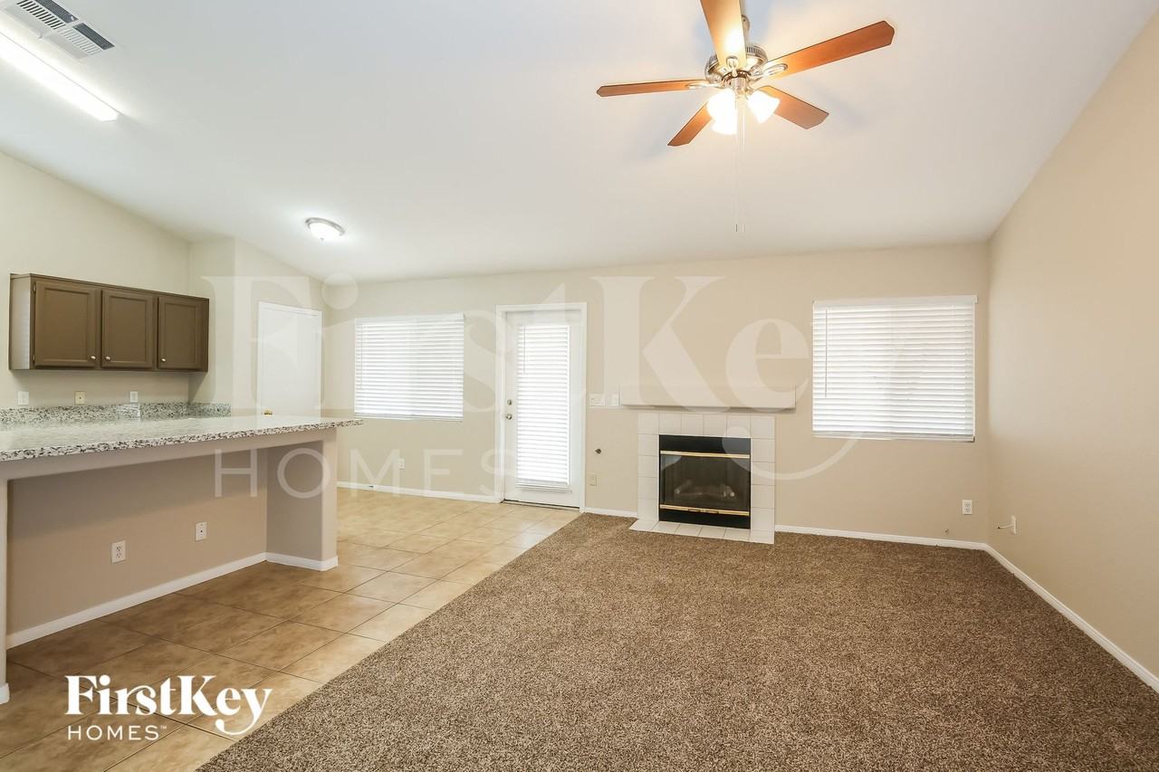 3717 Gramercy Avenue - Photo 6 of 15