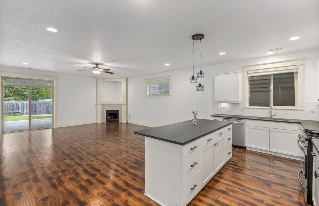 8826 Southwest Spruce Street #1 - Photo 3 of 11