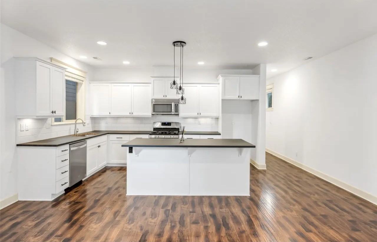 8826 Southwest Spruce Street #1 - Photo 4 of 11