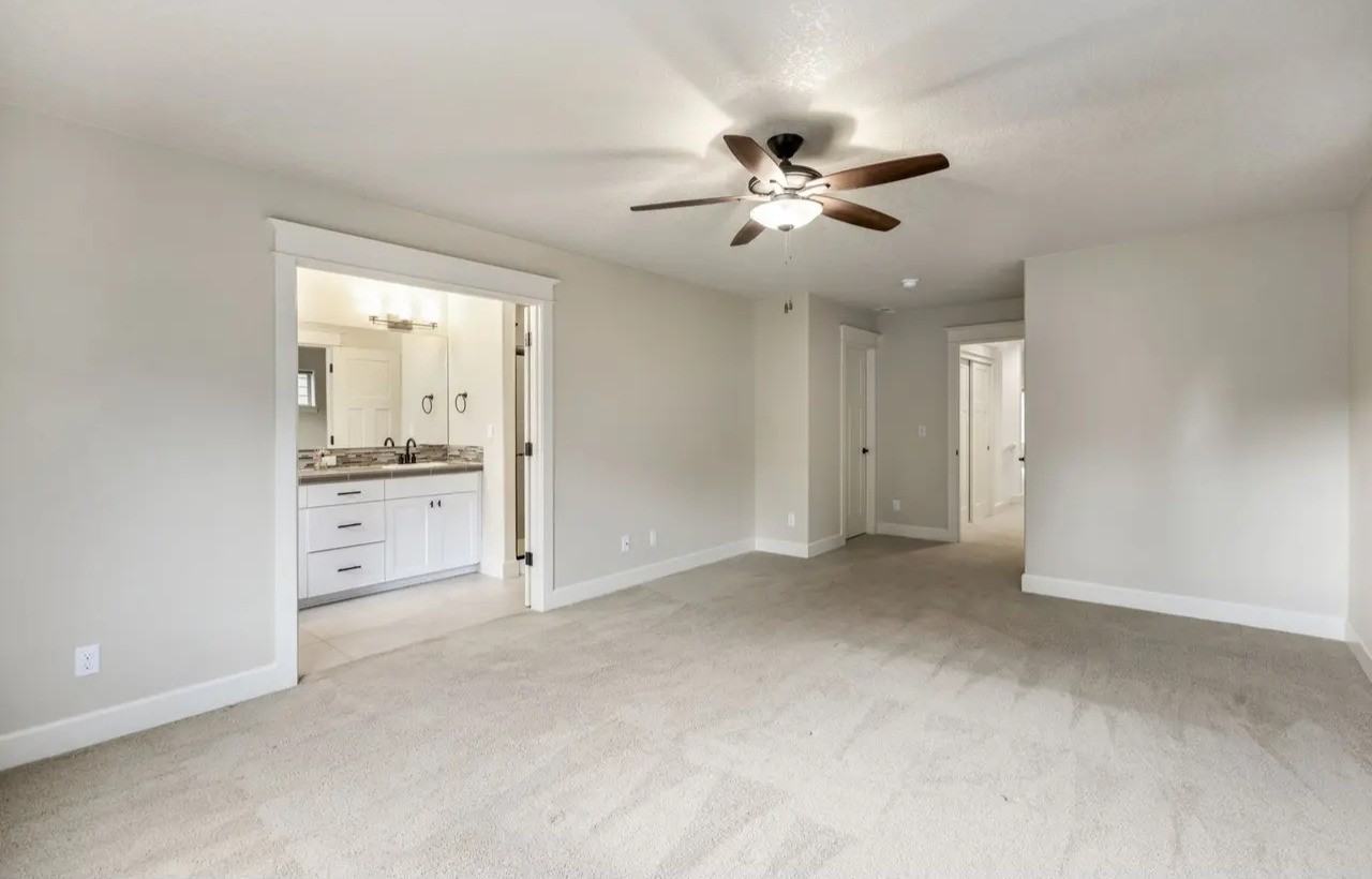 8826 Southwest Spruce Street #1 - Photo 5 of 11