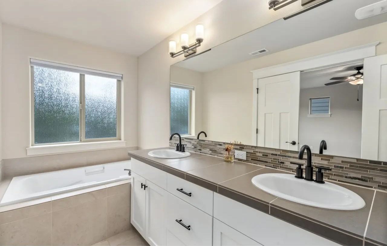 8826 Southwest Spruce Street #1 - Photo 6 of 11