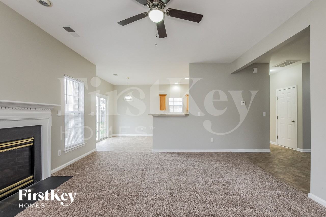 109 Barrington Drive - Photo 2 of 15