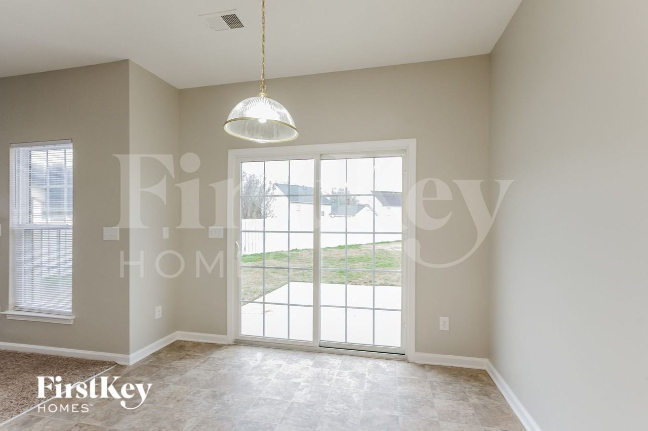 109 Barrington Drive - Photo 5 of 15