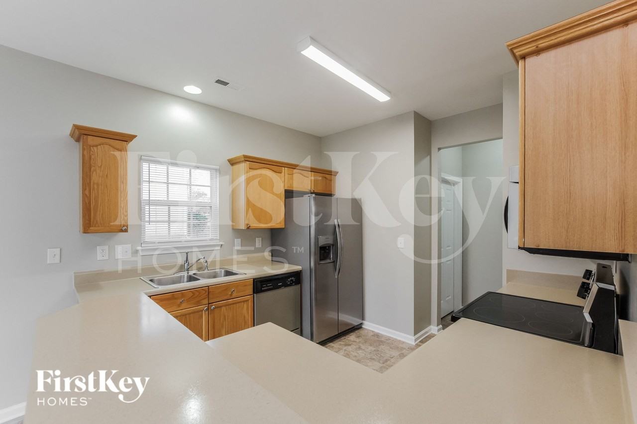 109 Barrington Drive - Photo 6 of 15