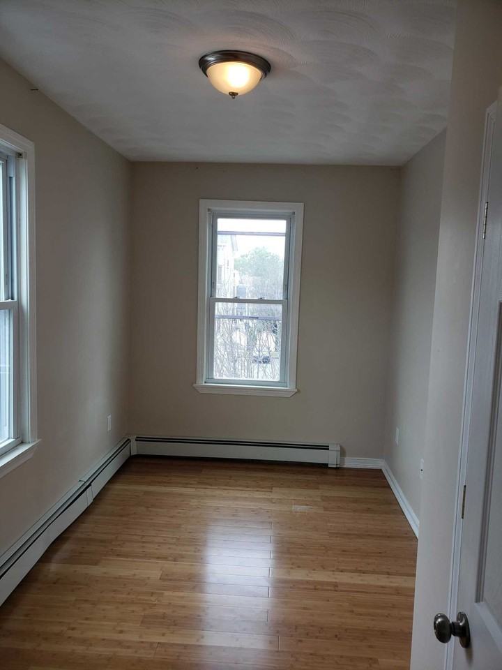 Pearl St - Photo 2 of 4