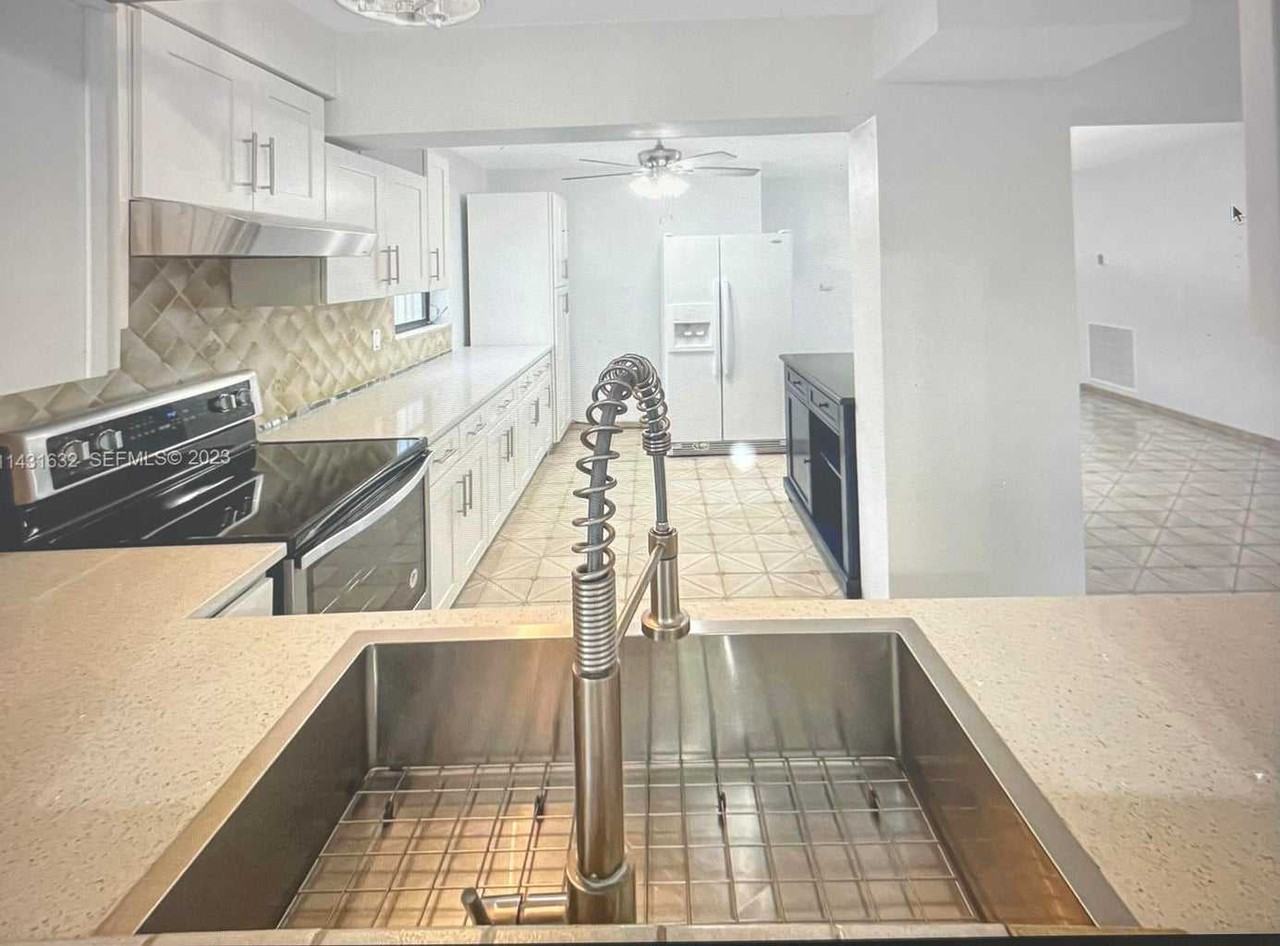 Northeast 16th Terrace - Photo 2 of 12