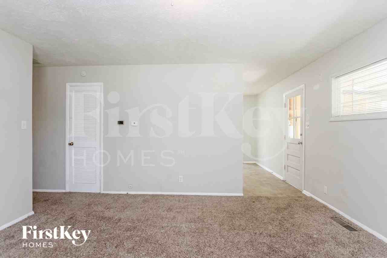 4836 N Kitley Ave - Photo 7 of 15