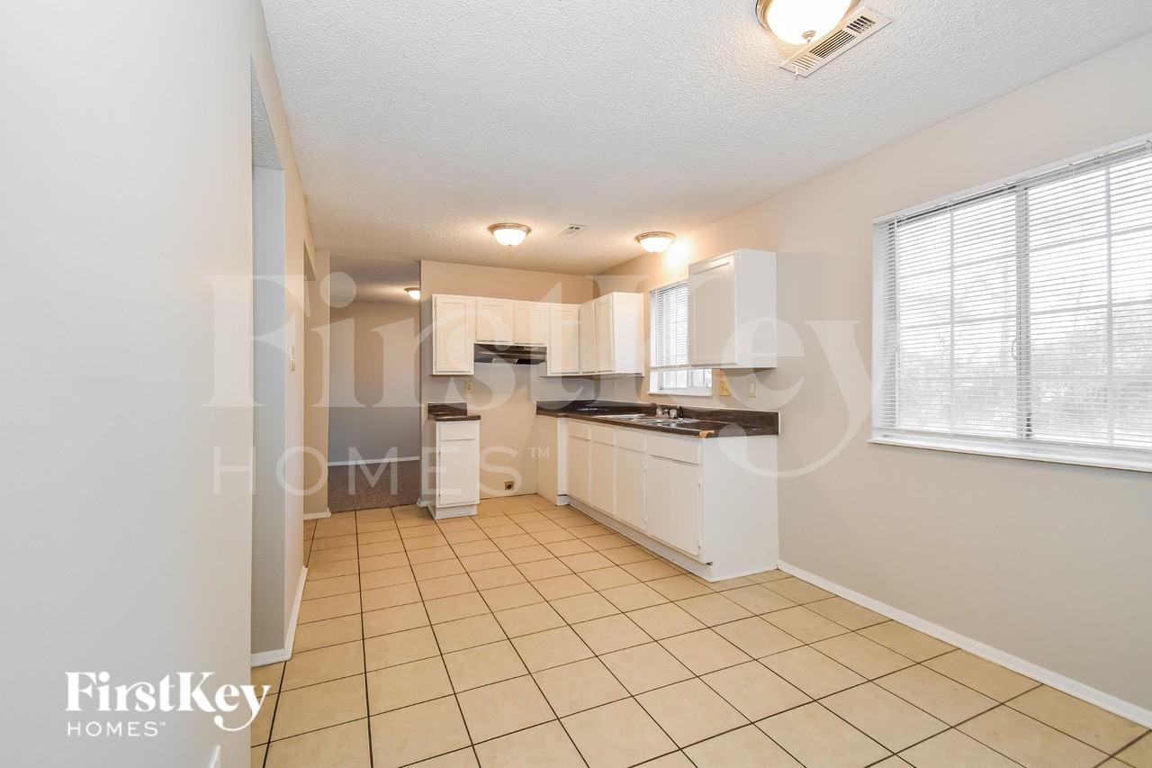 2818 Ravenwood Drive - Photo 7 of 19