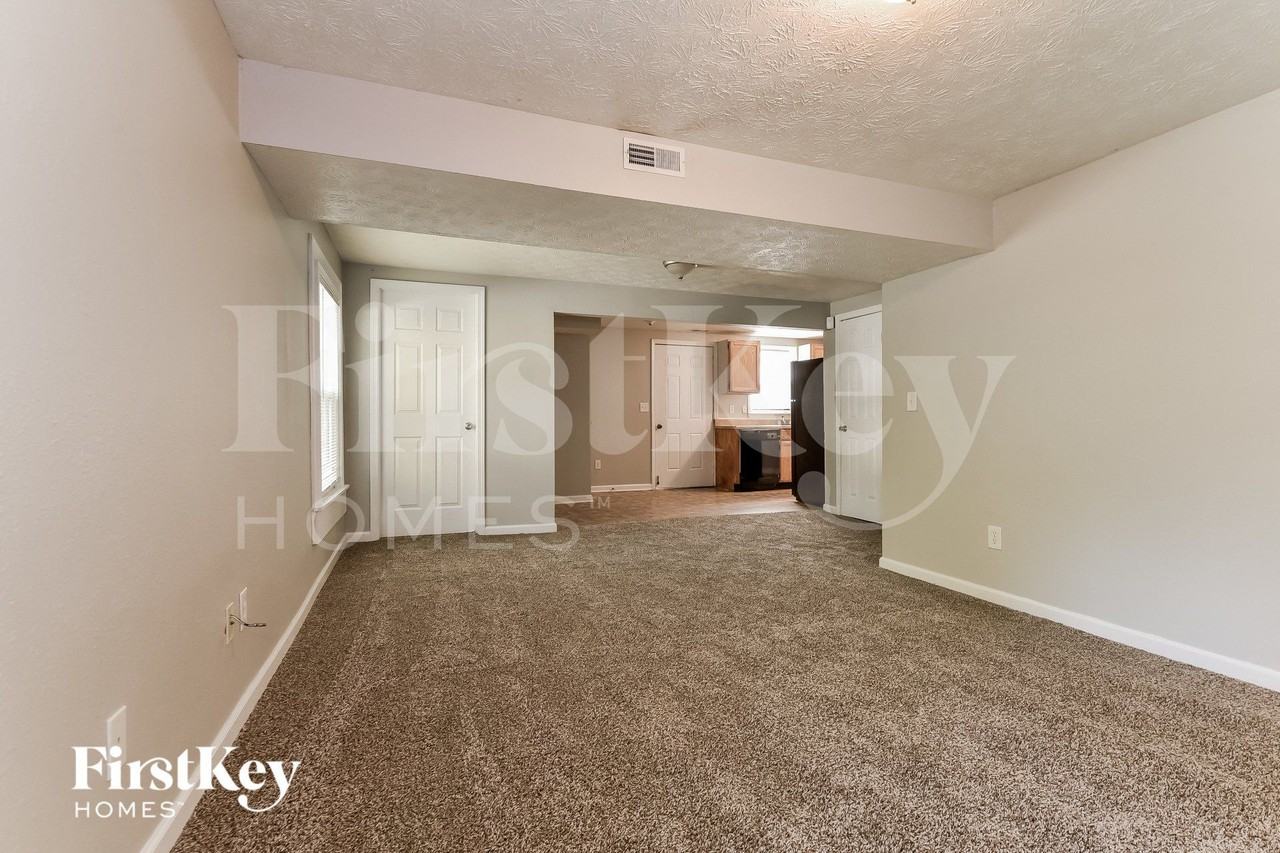 2229 W 58th St - Photo 4 of 15