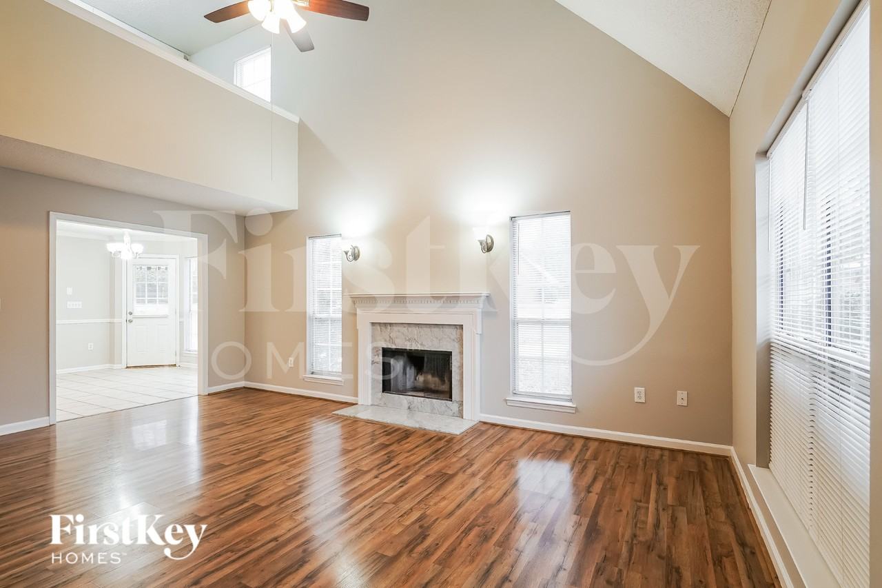 152 Laurel Woods Drive - Photo 2 of 19