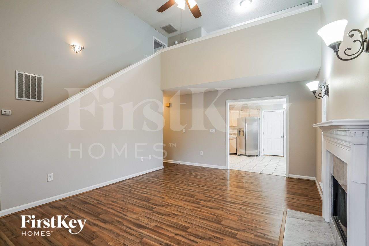 152 Laurel Woods Drive - Photo 3 of 19