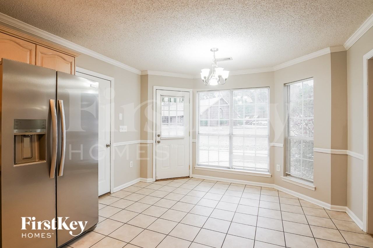 152 Laurel Woods Drive - Photo 6 of 19