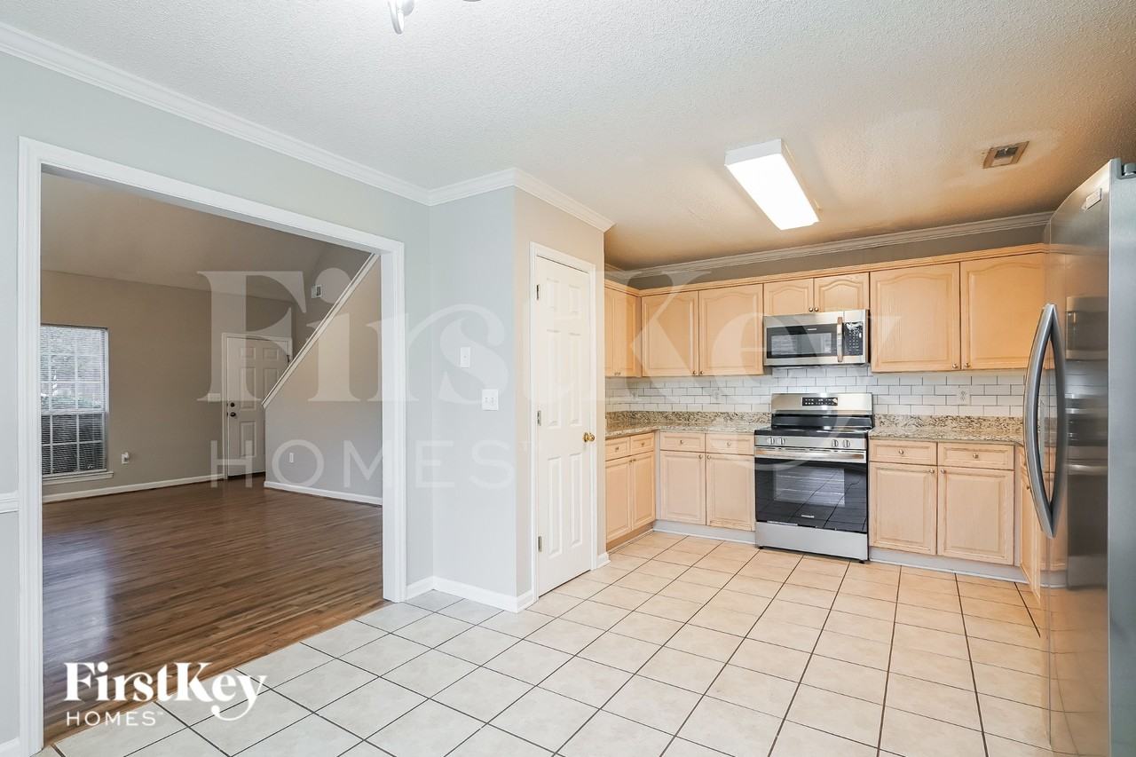 152 Laurel Woods Drive - Photo 7 of 19